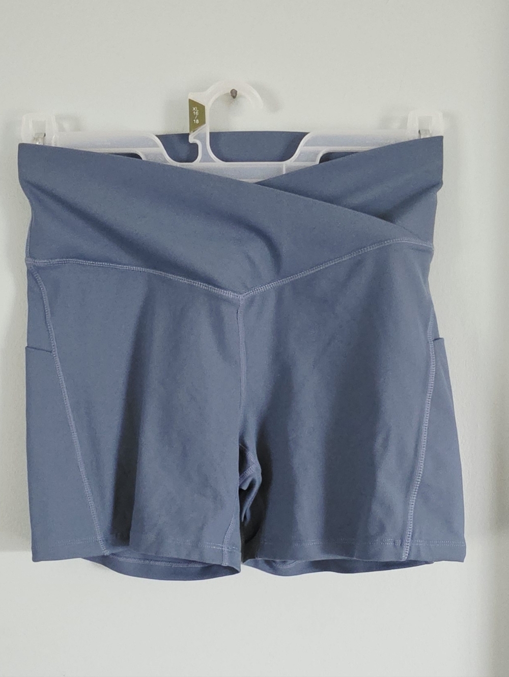Performance Shorts - Picture 2 of 4